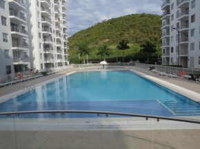 Espléndido y Fantástico Apartamento en Girardot. 4 Piscinas, WiFi, Parque infantil, Parqueadero privado.